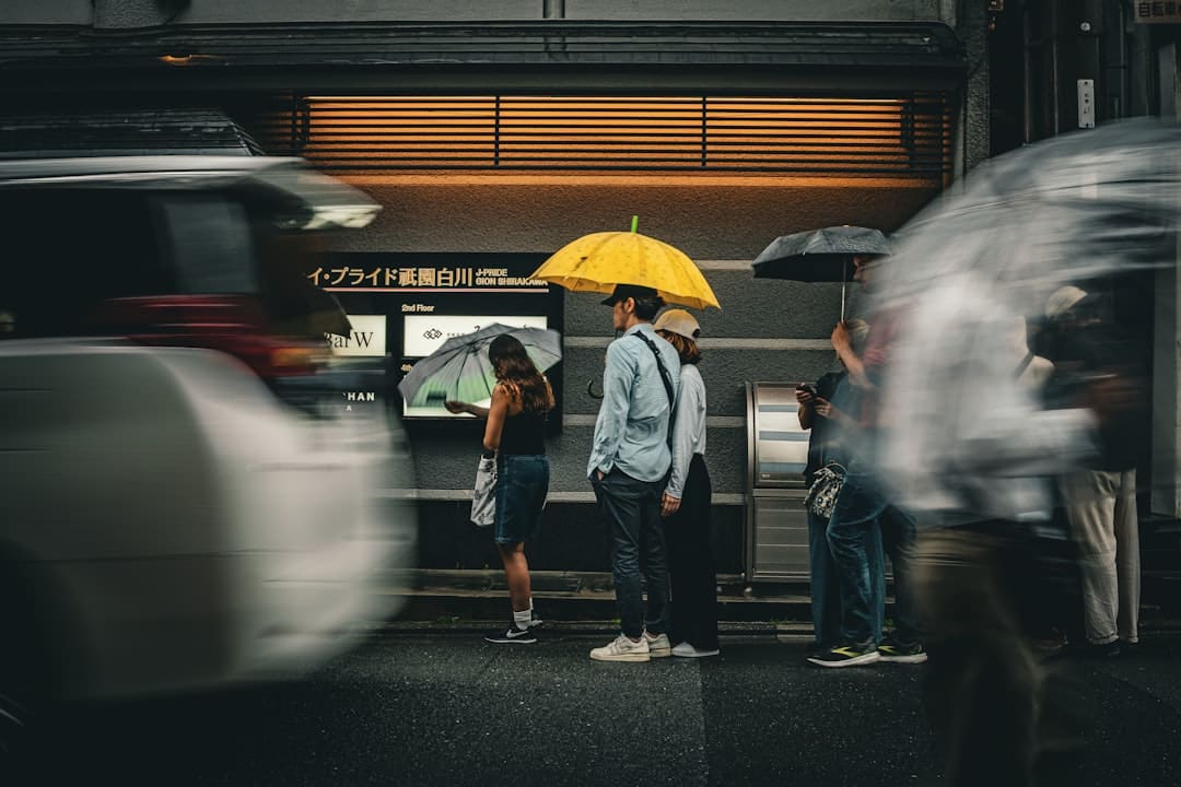 湖南家长吐槽:学生要想入学,必须在爱尔眼科建档！官方：一场误解